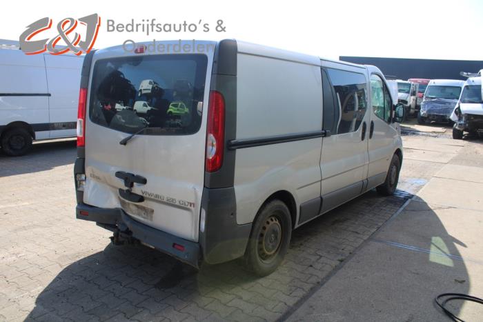 Opel Vivaro 2.5 CDTI 16V Sloopvoertuig (2007, Zilvergrijs)