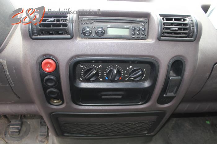 Renault Master II 2.8 dTi Sloopvoertuig (2000, Groen)