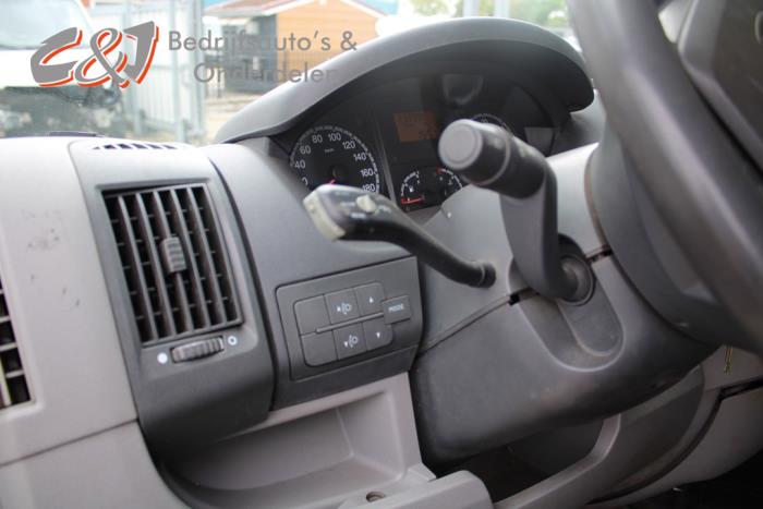 Peugeot Boxer 2.2 HDi 120 Euro 4 Sloopvoertuig (2008, Zilvergrijs)