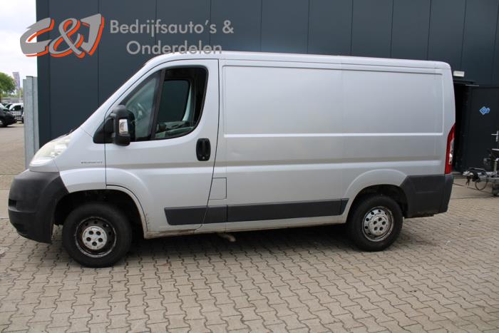 Peugeot Boxer 2.2 HDi 120 Euro 4 Sloopvoertuig (2008, Zilvergrijs)