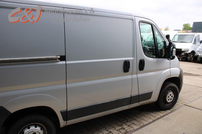 Peugeot Boxer 2.2 HDi 120 Euro 4 Sloopvoertuig (2008, Zilvergrijs)