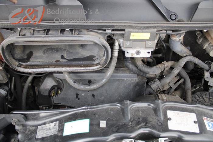 Peugeot Boxer 2.2 HDi 110 Euro 5 Sloopvoertuig (2015, Zwart)