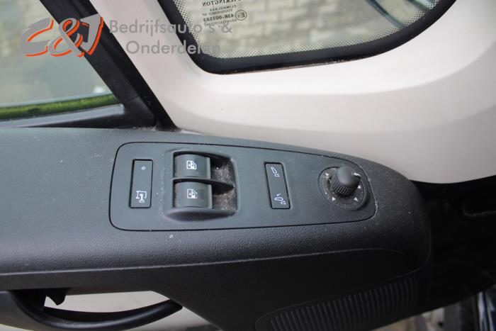 Peugeot Boxer 2.2 HDi 110 Euro 5 Sloopvoertuig (2015, Zwart)