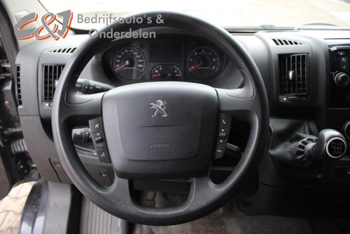 Peugeot Boxer 2.2 HDi 110 Euro 5 Sloopvoertuig (2015, Zwart)