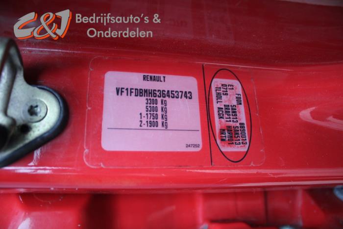 Renault Master II 2.5 dCi 16V 115 Sloopvoertuig (2006, Rood)