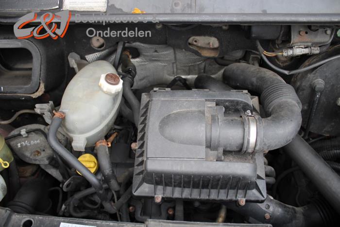 Renault Master II 2.5 dCi 16V 115 Sloopvoertuig (2006, Rood)