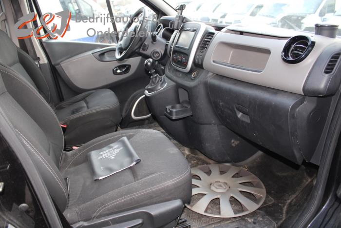 Renault Trafic 1.6 dCi 140 Twin Turbo Sloopvoertuig (2015, Zwart)