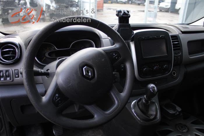 Renault Trafic 1.6 dCi 140 Twin Turbo Sloopvoertuig (2015, Zwart)