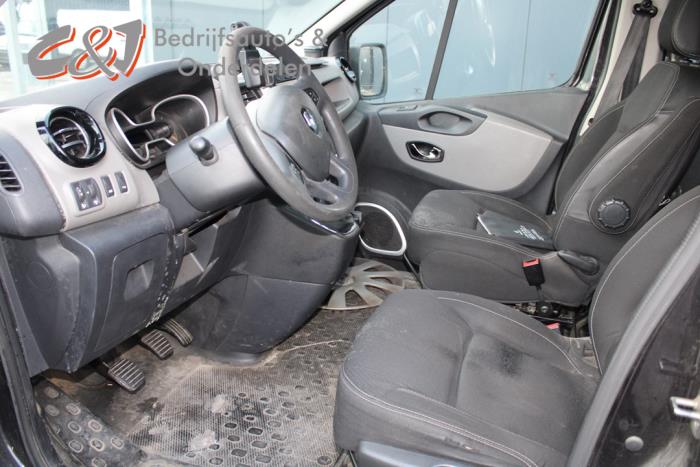 Renault Trafic 1.6 dCi 140 Twin Turbo Sloopvoertuig (2015, Zwart)