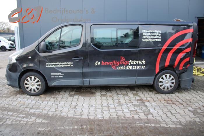 Renault Trafic 1.6 dCi 140 Twin Turbo Sloopvoertuig (2015, Zwart)