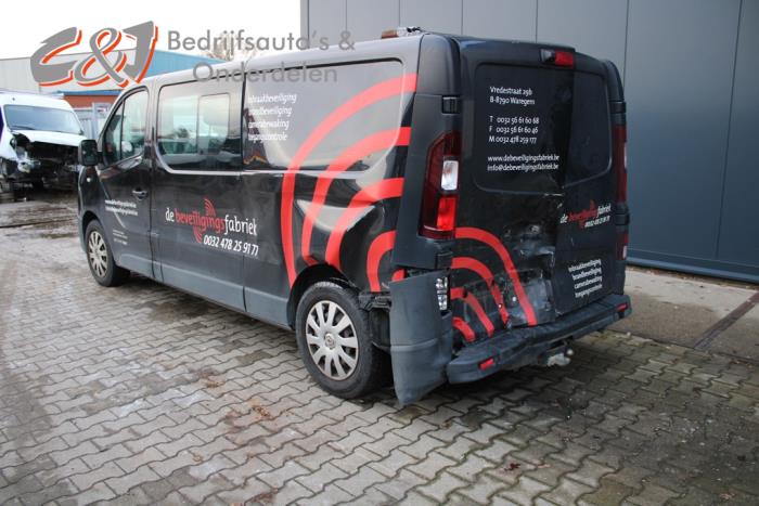 Renault Trafic 1.6 dCi 140 Twin Turbo Sloopvoertuig (2015, Zwart)