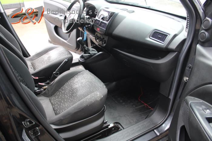 Opel Combo 1.3 CDTI 16V ecoFlex Sloopvoertuig (2015, Zwart)