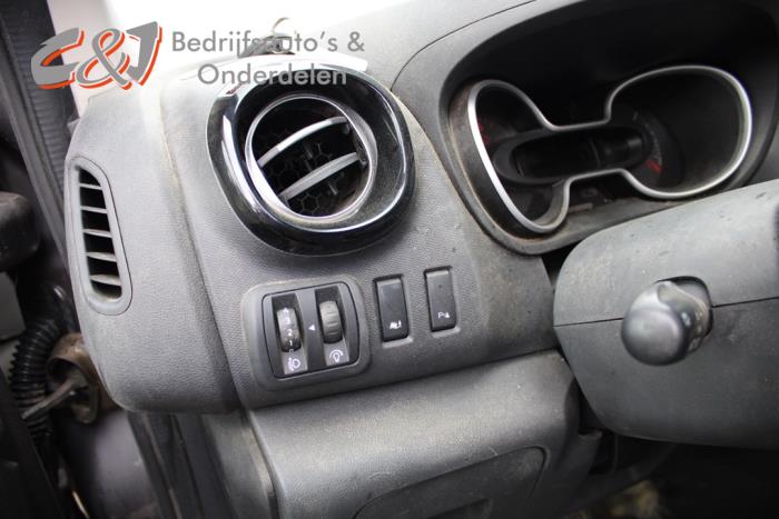 Renault Trafic 2.0 dCi 16V 145 Sloopvoertuig (2019, Grijs)