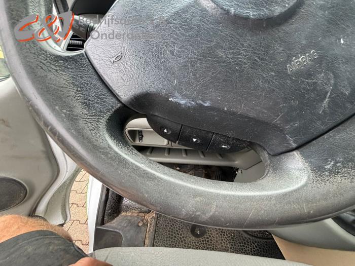 Opel Vivaro 1.9 DI Sloopvoertuig (2004, Wit)
