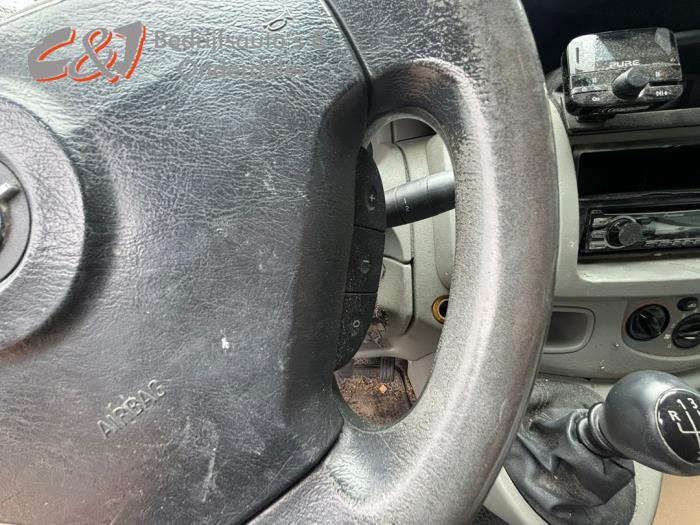 Opel Vivaro 1.9 DI Sloopvoertuig (2004, Wit)