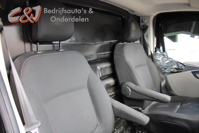 Renault Trafic 1.6 dCi 125 Twin Turbo Sloopvoertuig (2019, Zwart)