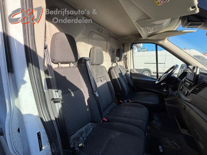 Ford Transit 2.0 TDCi 16V Eco Blue 130 Sloopvoertuig (2020, Roze, Wit)