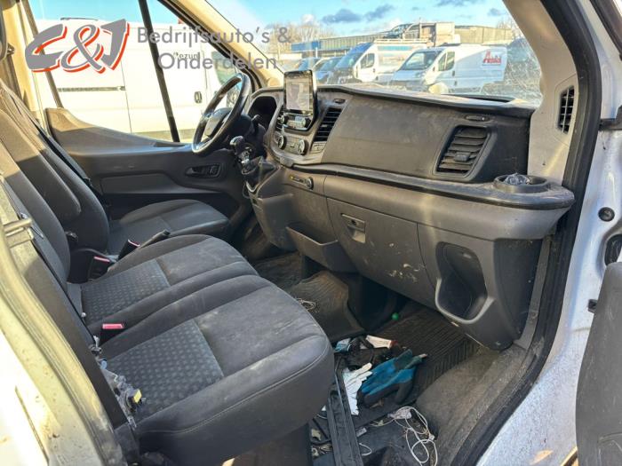 Ford Transit 2.0 TDCi 16V Eco Blue 130 Sloopvoertuig (2020, Roze, Wit)