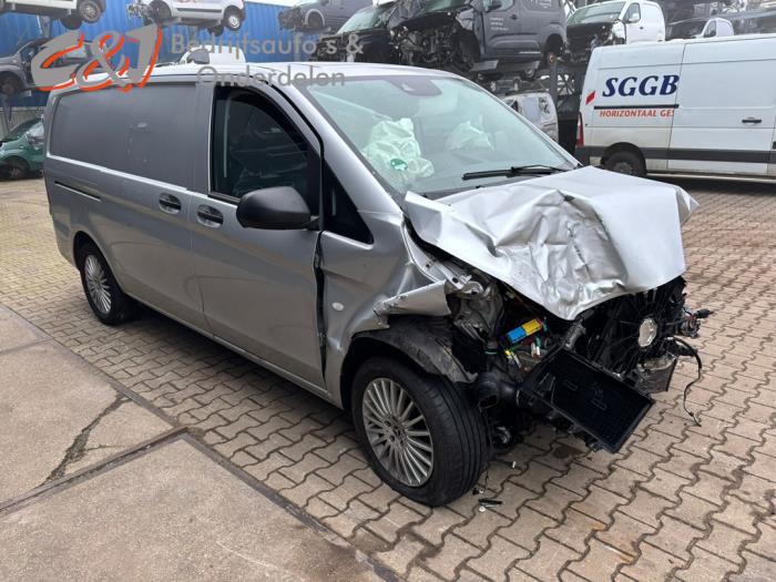 Mercedes Vito 2.2 119 CDI 16V BlueTEC Sloopvoertuig (2018, Zilvergrijs)