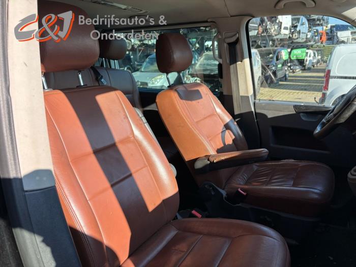 Volkswagen Transporter T6 2.0 TDI DRF 4Motion Sloopvoertuig (2016, Zwart)