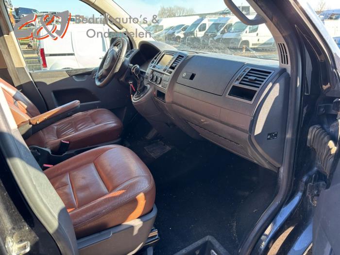 Volkswagen Transporter T6 2.0 TDI DRF 4Motion Sloopvoertuig (2016, Zwart)