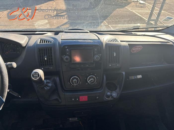 Peugeot Boxer 3.0 HDi 175 Euro 5 Sloopvoertuig (2015, Zwart)