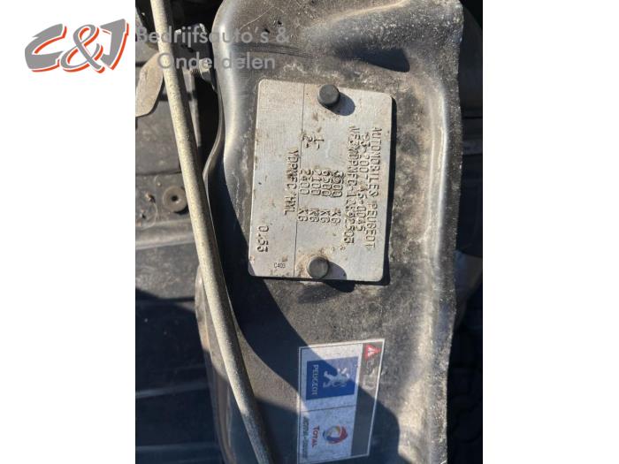 Peugeot Boxer 3.0 HDi 175 Euro 5 Sloopvoertuig (2015, Zwart)