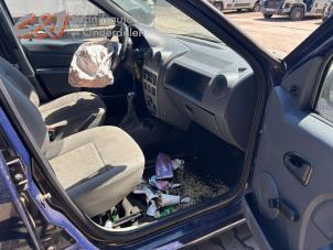 Dacia Logan Express 1.6 Sloopvoertuig (2010, Blauw)