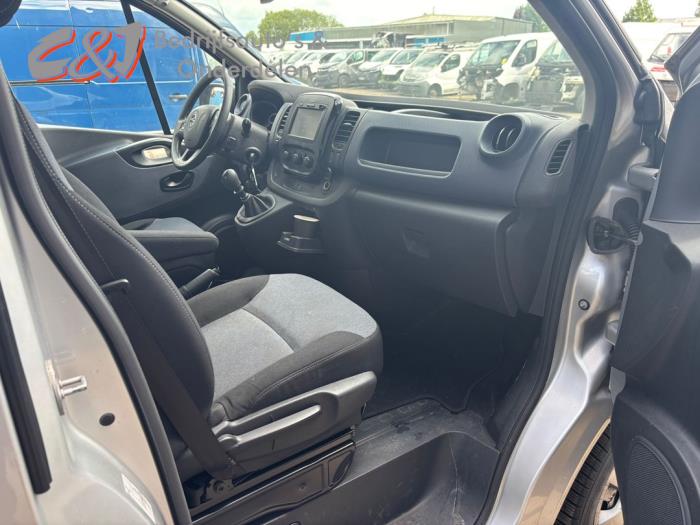 Opel Vivaro 1.6 CDTi BiTurbo 125 Sloopvoertuig (2016, Zilver)