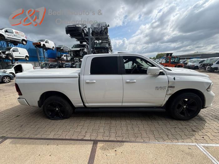 Dodge 1500 Standard Cab 5.7 Hemi V8 4x4 Sloopvoertuig (2014, Wit)