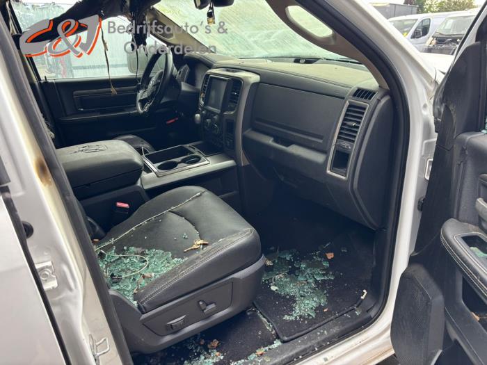 Dodge 1500 Standard Cab 5.7 Hemi V8 4x4 Sloopvoertuig (2014, Wit)