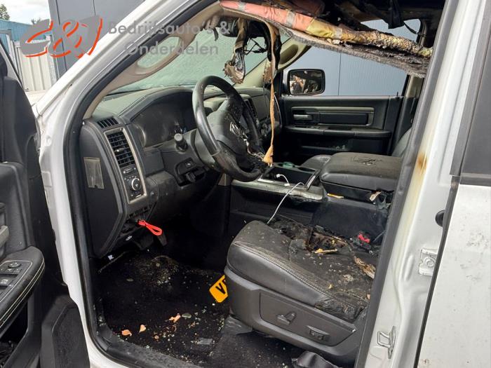 Dodge 1500 Standard Cab 5.7 Hemi V8 4x4 Sloopvoertuig (2014, Wit)