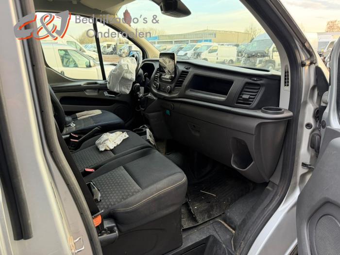 Ford Transit Custom 2.0 TDCi 16V Eco Blue 130 Sloopvoertuig (2019, Metallic, Moondust, Zilver)