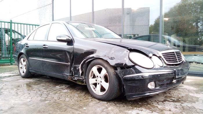 Mercedes E 2.2 E-220 CDI 16V Sloopvoertuig (2002, Zwart)