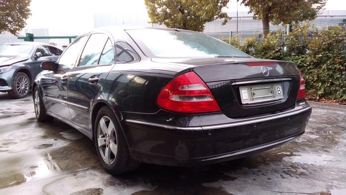Mercedes E 2.2 E-220 CDI 16V Sloopvoertuig (2002, Zwart)