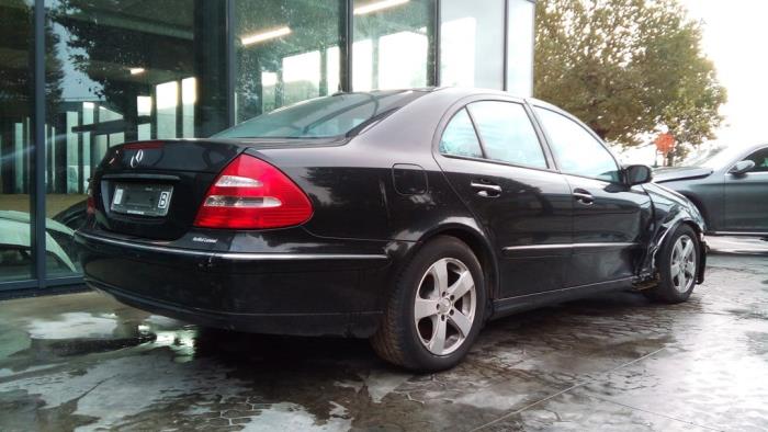 Mercedes E 2.2 E-220 CDI 16V Sloopvoertuig (2002, Zwart)