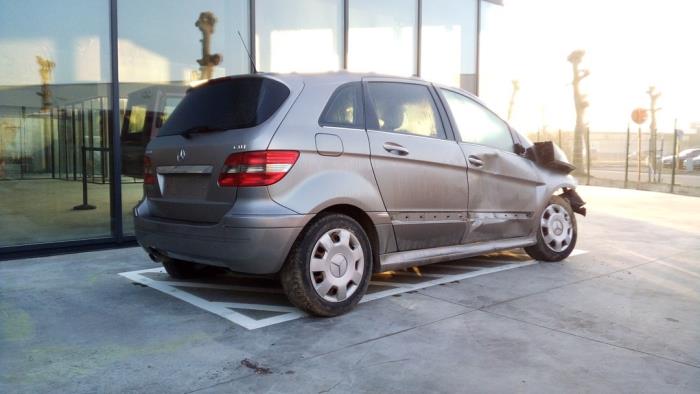 Mercedes B-Klasse V30