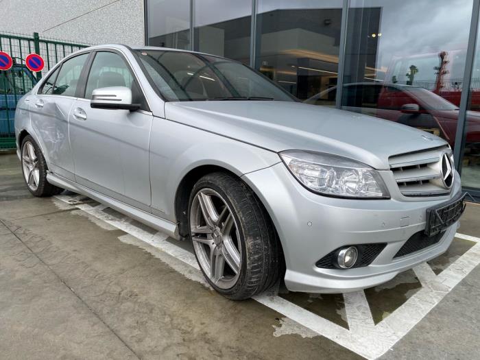 Mercedes C-Klasse V40