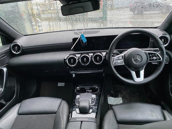 Mercedes A-Klasse V282