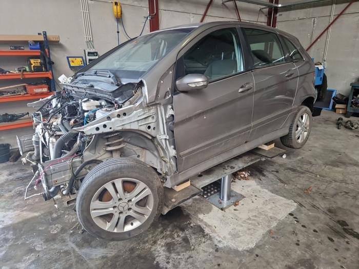 Mercedes B-Klasse V359