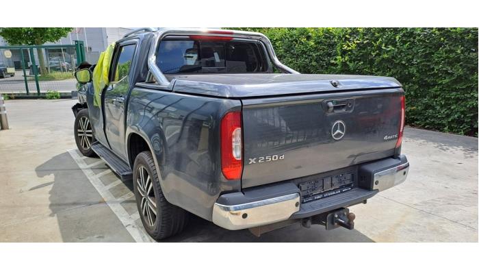 Mercedes X 250d 16V 4-Matic Sloopvoertuig (2018, Rood, Grijs)