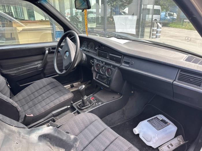 Mercedes 190E/D V429