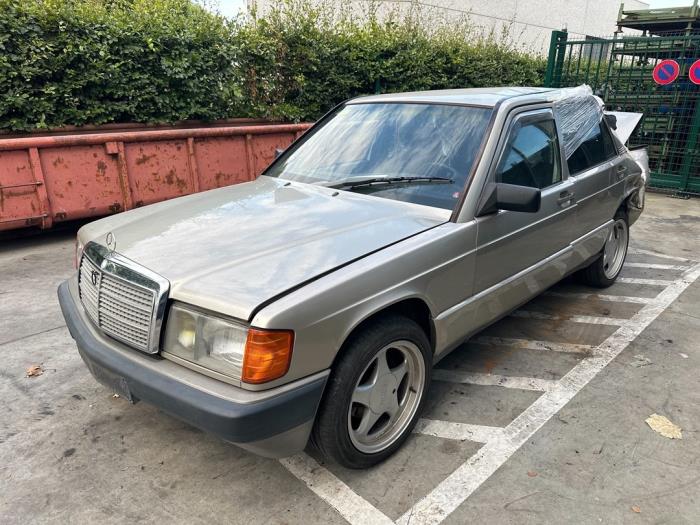 Mercedes 190E/D V429