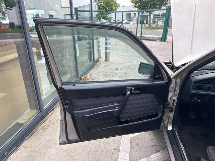 Mercedes 190E/D V429