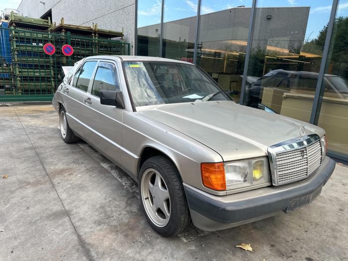 Mercedes 190E/D V429