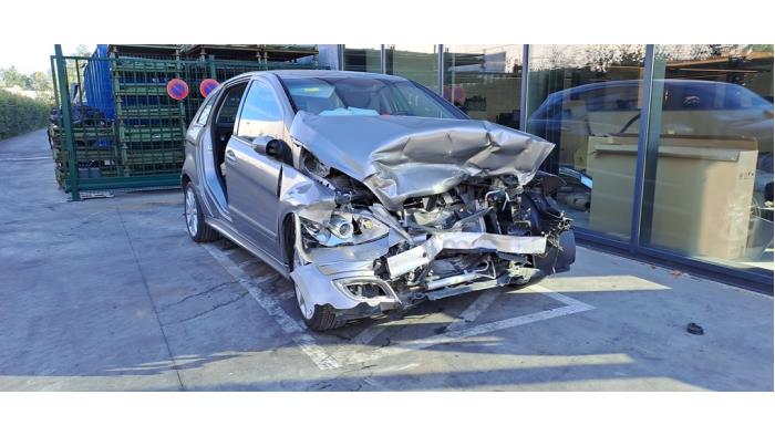 Mercedes B-Klasse V432