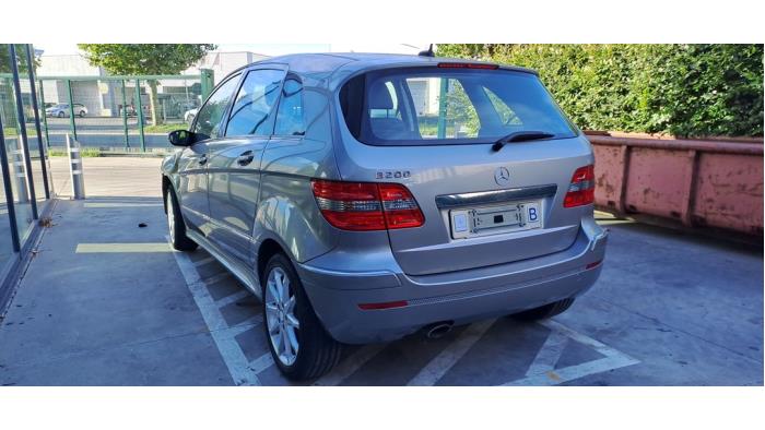 Mercedes B-Klasse V432