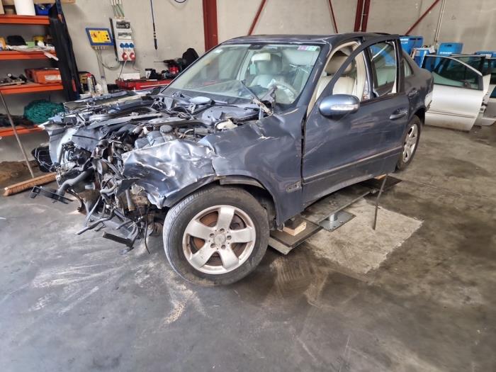 Mercedes E-Klasse V443