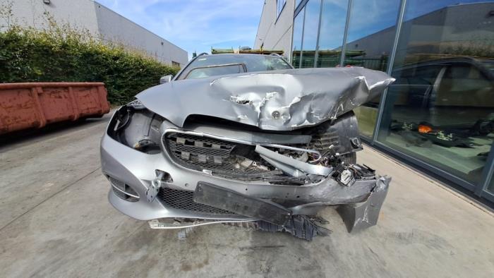 Mercedes E-Klasse V448