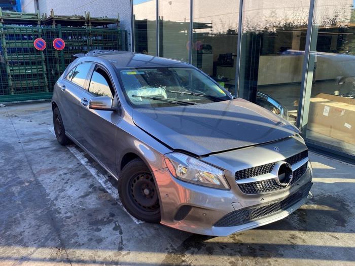 Mercedes A-Klasse V449